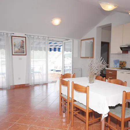 3209a * Tisno